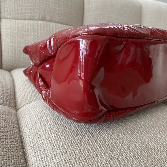 CHANEL red patent leather quilted bag - Picture 9 of 16